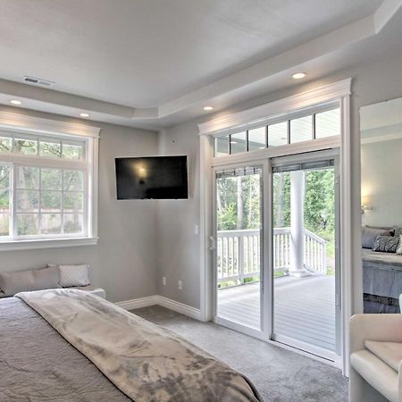 Contemporary Tacoma Cottage With Deck And Pond! エクステリア 写真