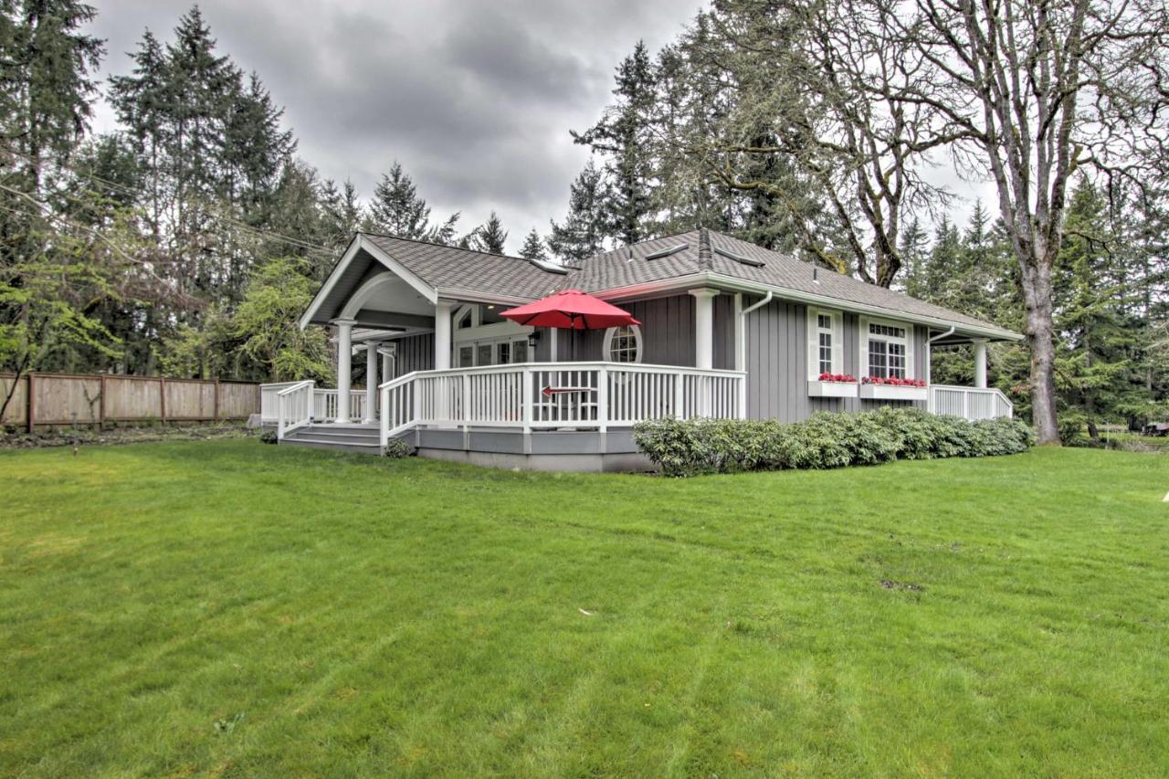 Contemporary Tacoma Cottage With Deck And Pond! エクステリア 写真