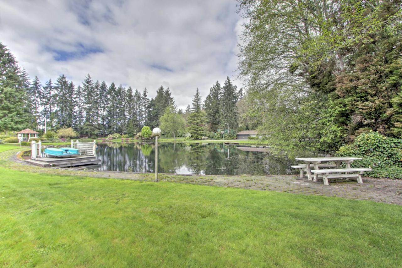Contemporary Tacoma Cottage With Deck And Pond! エクステリア 写真
